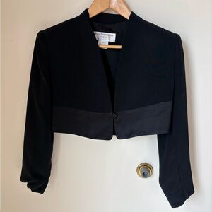 Vintage Jones New York Women's Black Cropped Jacket Size 8 Petite